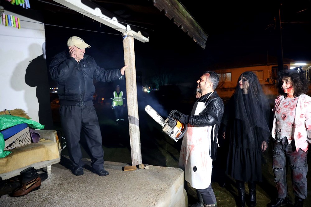 Kırklareli'nde Koleda gecesi: Korkunç kıyafetler giyip vatandaşları korkuttular - 5