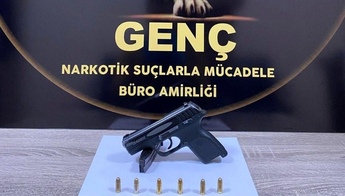 Bingöl’de ruhsatsız tabanca ele geçirildi Bingöl’de ruhsatsız tabanca ele geçirildi