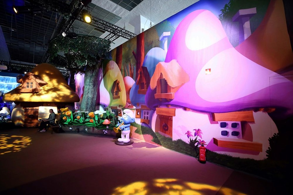 Bruksel Deki Sirinler Koyu Ziyarete Acildi Ntv