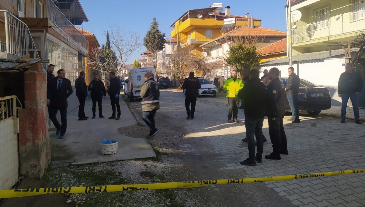 Kayıp kadın üç gündür aranıyordu: Cansız bedeni komşusunun bahçesindeki çuvalda bulundu Kayıp kadın üç gündür aranıyordu: Cansız bedeni komşusunun bahçesindeki çuvalda bulundu