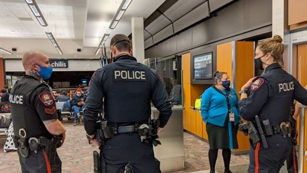 3 Yasindaki Cocugun Maske Takmamasi Nedeniyle Ucus Iptal Oldu Ntv