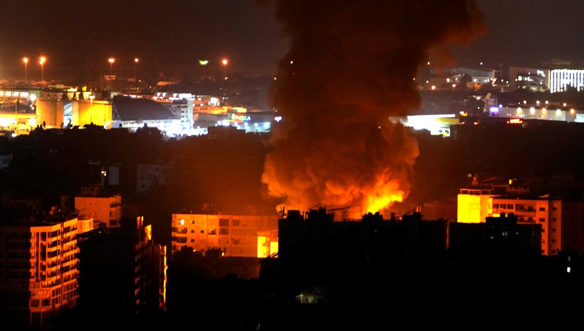 İsrail'den Beyrut'a yeni bombardıman: Dahiye bölgesinde çok sayıda patlama İsrail'den Beyrut'a yeni bombardıman: Dahiye bölgesinde çok sayıda patlama