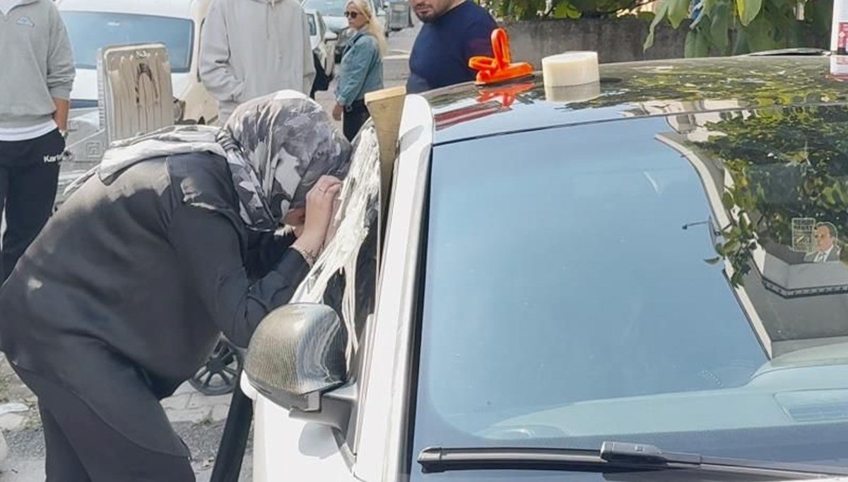 Otomobilde kilitli kalan çocuk kurtarıldı Otomobilde kilitli kalan çocuk kurtarıldı