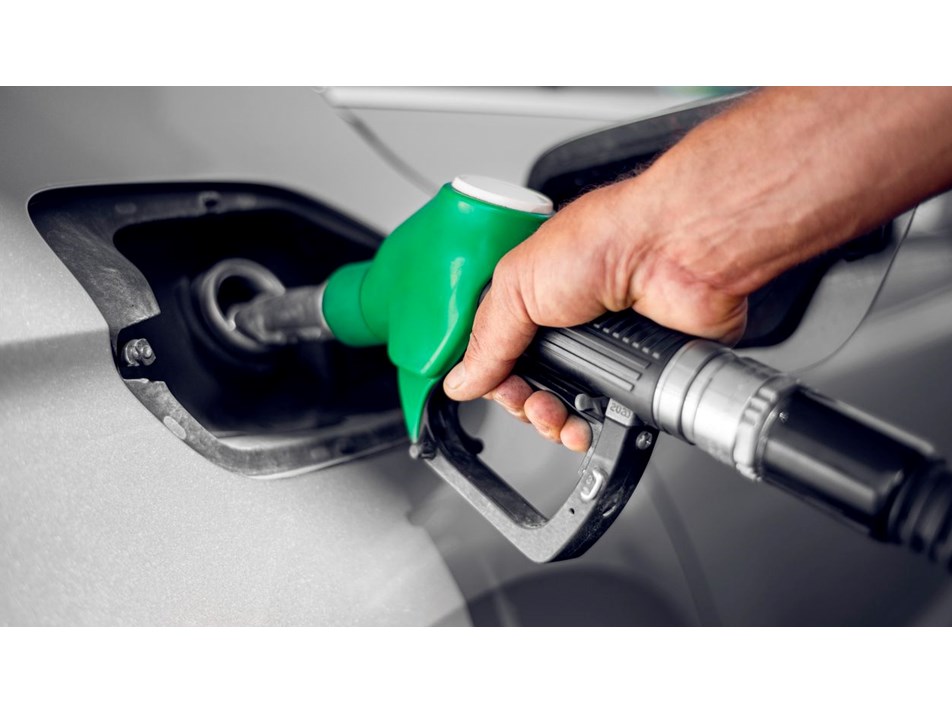 Benzine zam geldi: Güncel akaryakıt fiyatları