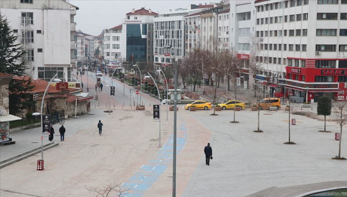 Bolu'da dolandırıcılıktan 36 yıl hüküm giyen kişi yakalandı Bolu'da dolandırıcılıktan 36 yıl hüküm giyen kişi yakalandı