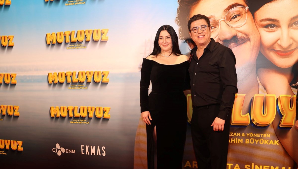 İbrahim Büyükak ve Yasemin Sakallıoğlu'nun Mutluyuz filmine gala