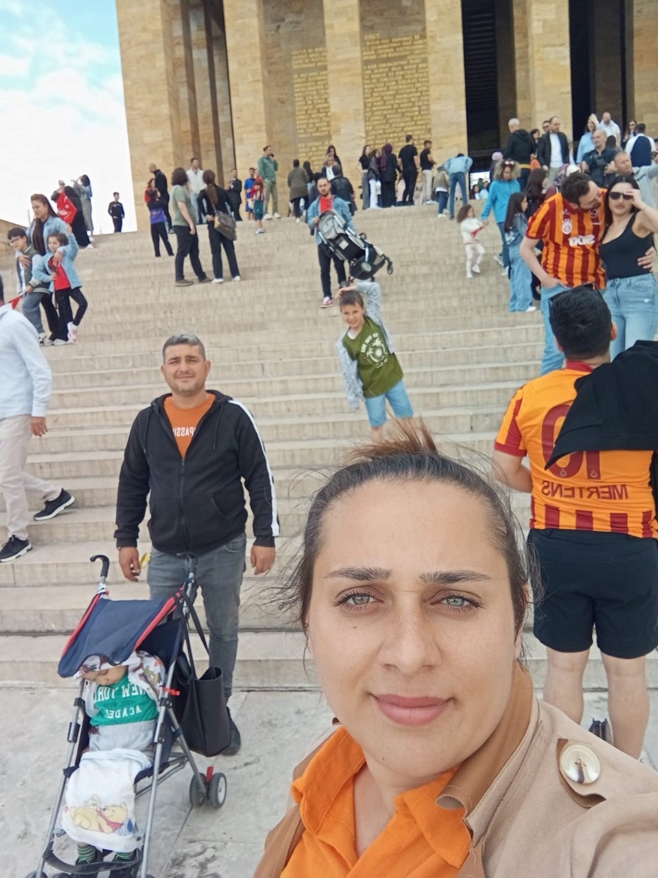 Anıtkabir'i ziyarete gelen aileye akılalmaz tuzak: Kameraya yakalandı - 2