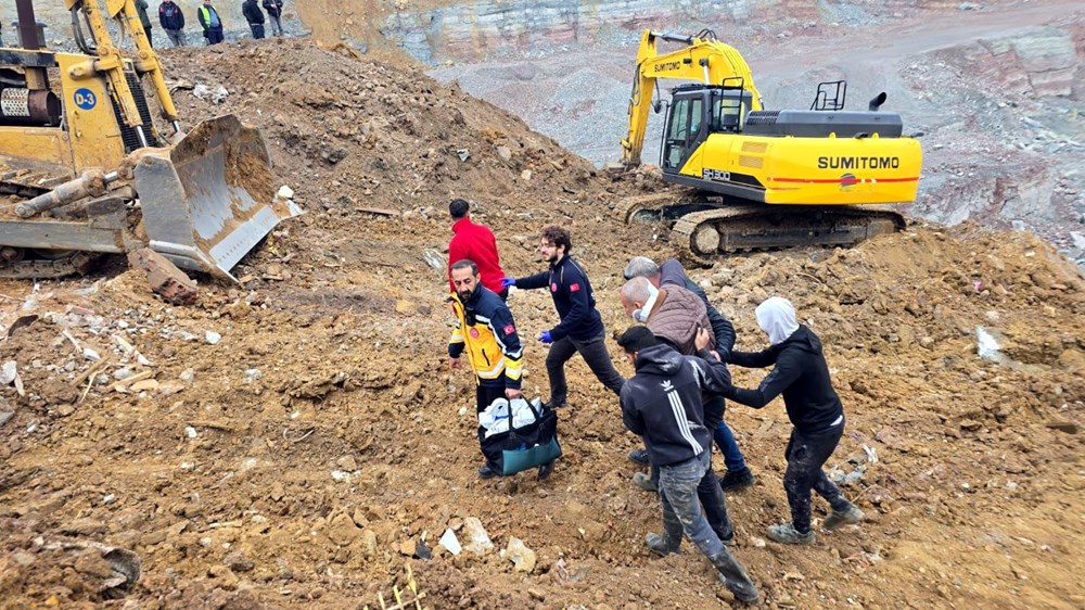 Gebze’de faciadan dönüldü: Kamyonlar topraklaberaber kaydı - 4