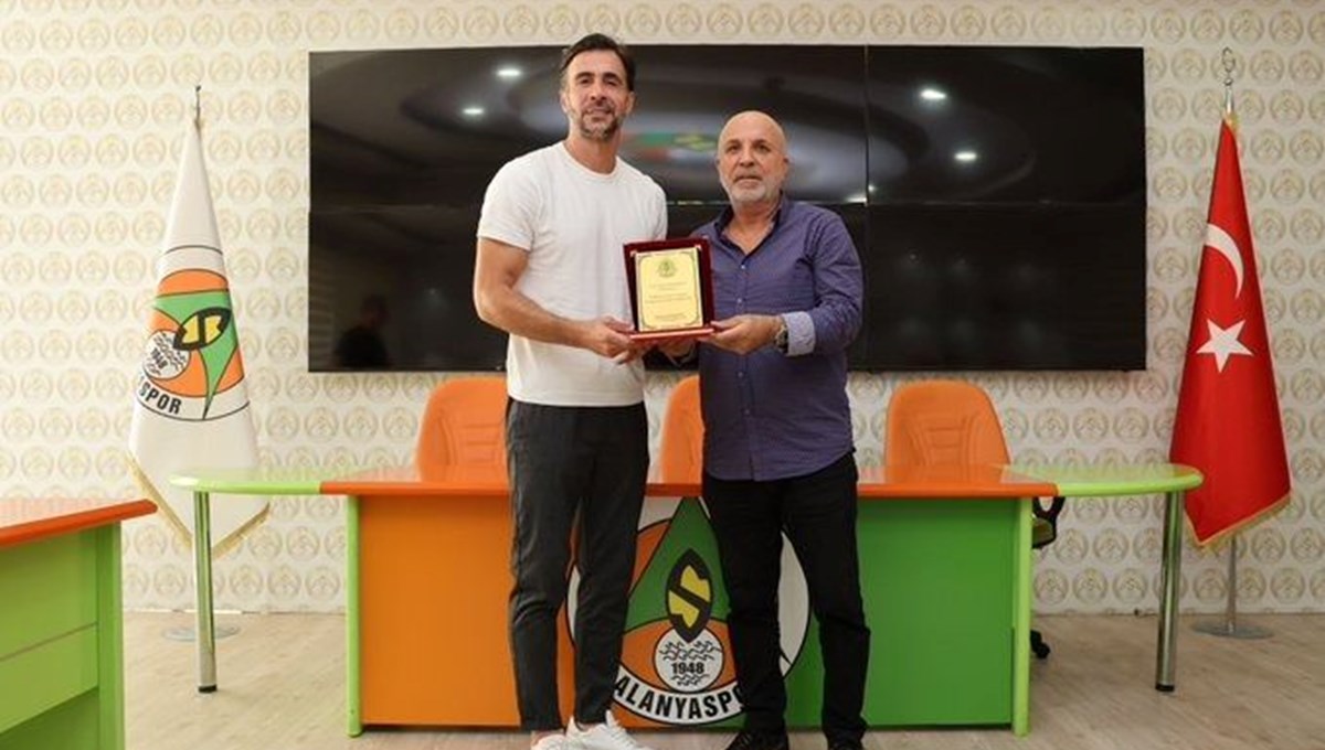 Alanyaspor, Ömer Erdoğan ile yolların ayrıldığını açıkladı Alanyaspor, Ömer Erdoğan ile yolların ayrıldığını açıkladı