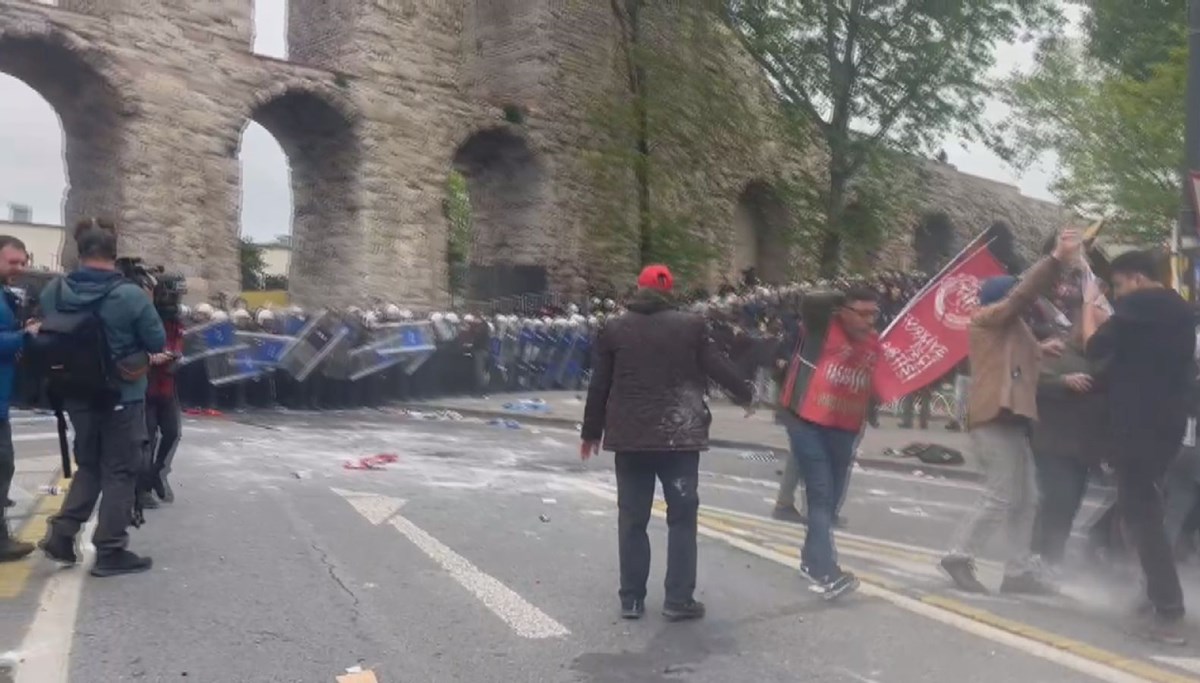 Saraçhane’de 1 Mayıs gerilimi: Taksim’e yürümek isteyenlere gazla müdahale