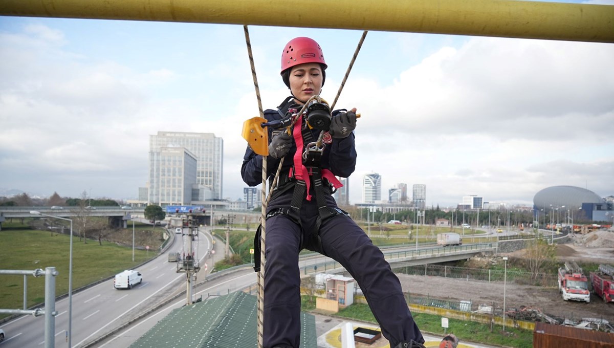 Bursa'nın alev savaşçısı kadınları: Komando eğitimini aratmadı Bursa'nın alev savaşçısı kadınları: Komando eğitimini aratmadı