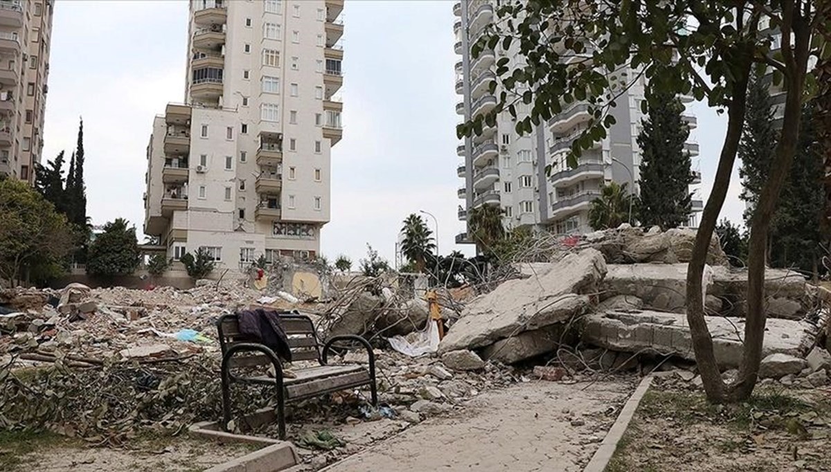 31 kişiye mezar olan Özelif Sitesi'nde kötü malzeme kullanılmış 31 kişiye mezar olan Özelif Sitesi'nde kötü malzeme kullanılmış