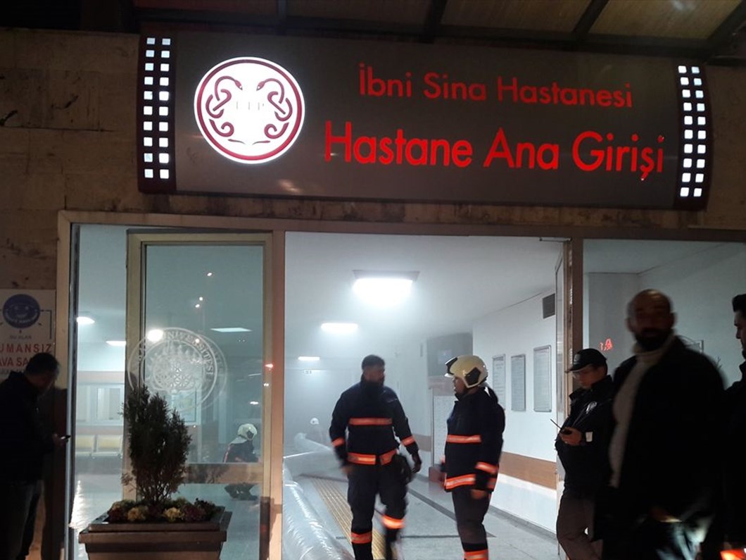 Au Ibni Sina Hastanesinde Yangin Ntv