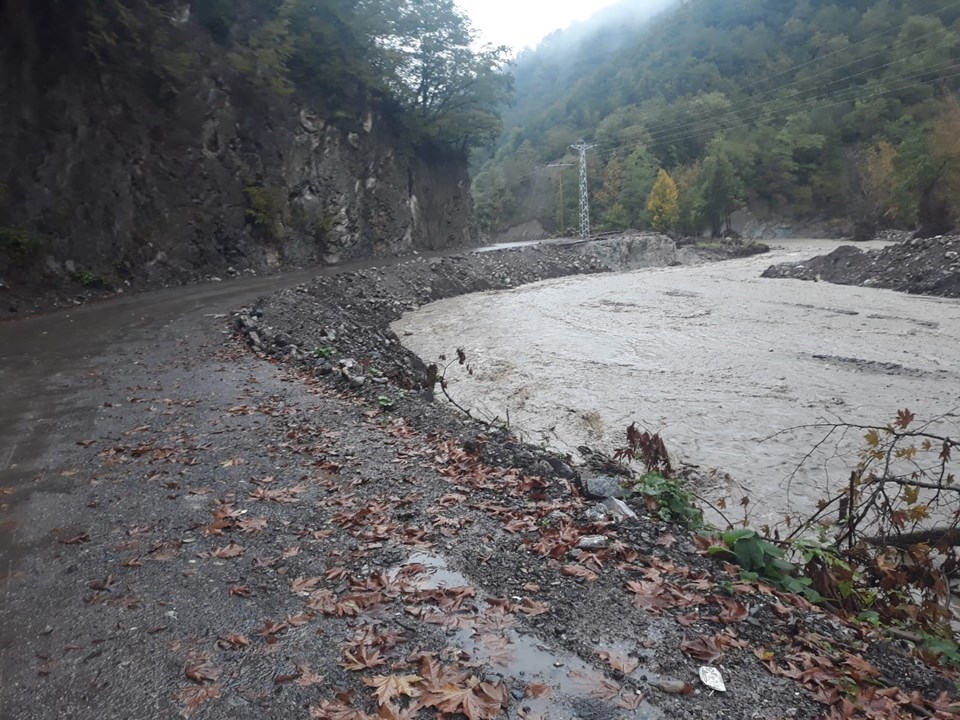 Kastamonu'yu sel vurdu: Bazı köylere ulaşım kesildi - 1
