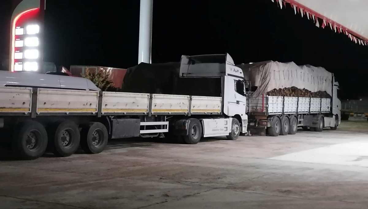 Antalya-Konya kara yolu TIR ve kamyon geçişine yeniden açıldı Antalya-Konya kara yolu TIR ve kamyon geçişine yeniden açıldı