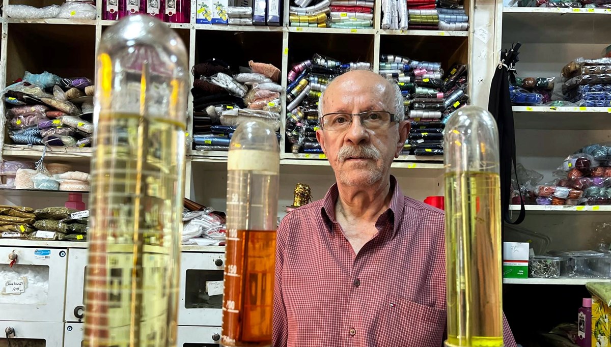 50 yıllık kolonyacı, 15 metrekarelik dükkanında mesleğini yaşatıyor