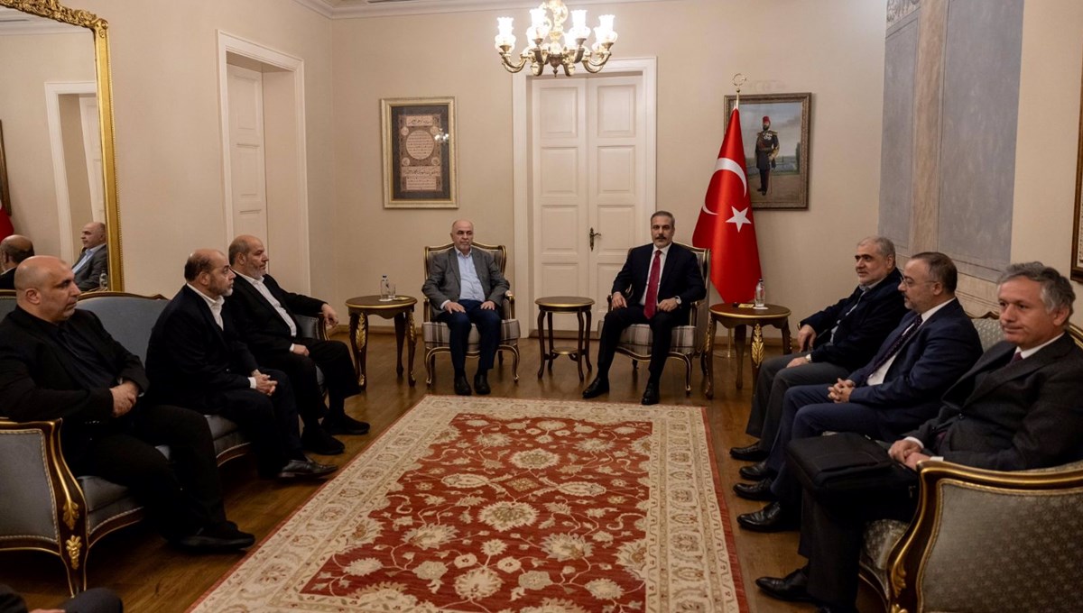 Bakan Fidan, İstanbul'da Hamas heyeti ile görüştü Bakan Fidan, İstanbul'da Hamas heyeti ile görüştü