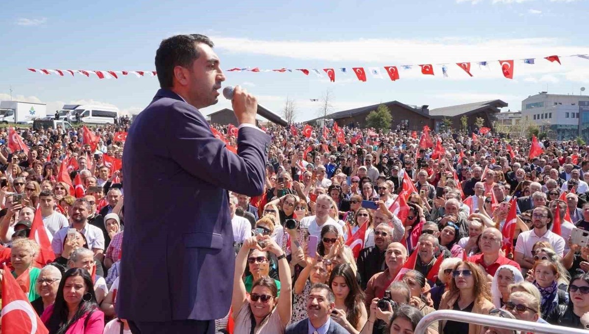 Tuzla Belediye Başkanı Eren Ali Bingöl kimdir, kaç yaşında ve nereli? Tuzla Belediye Başkanı Eren Ali Bingöl kimdir, kaç yaşında ve nereli?