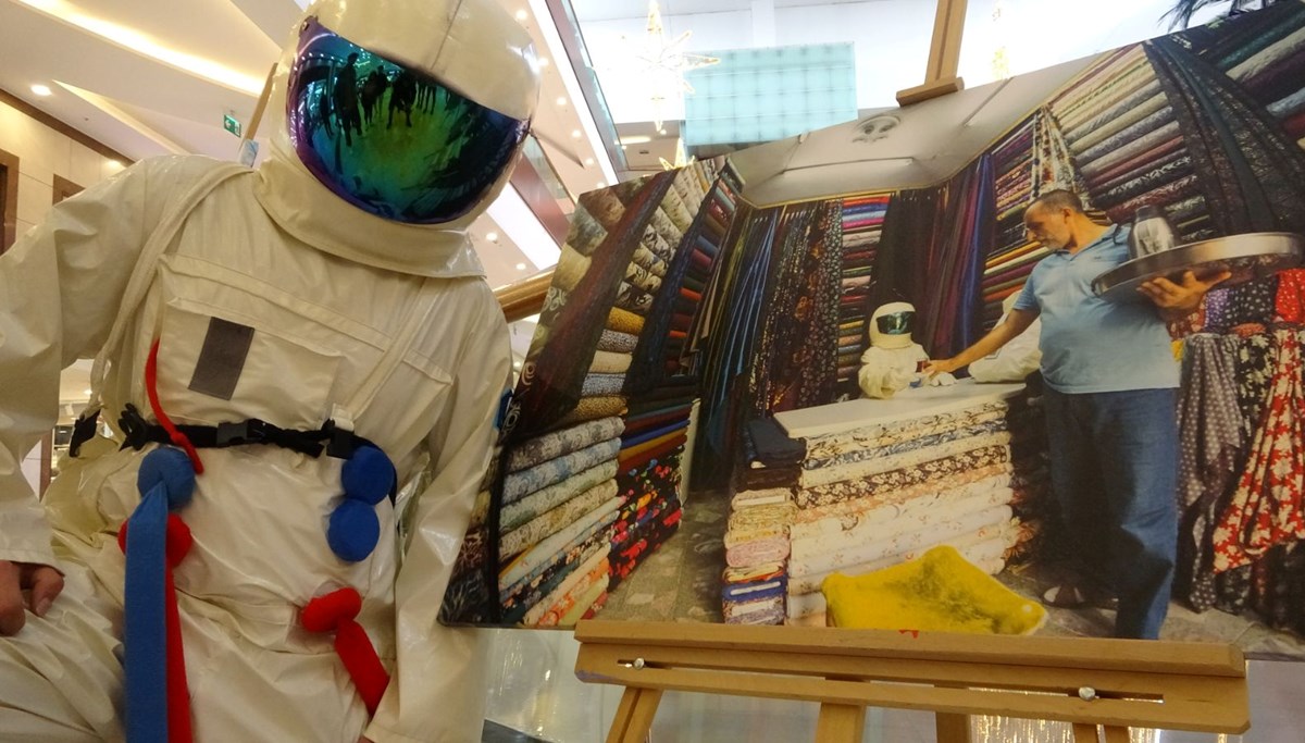 Astronot olamadı, çektiği astronot konseptli fotoğrafları sergiledi