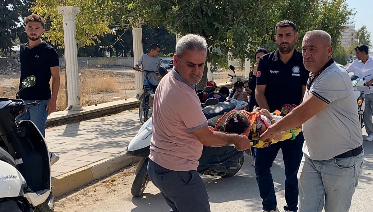 Motosiklet park halindeki motora çarptı: 3 yaralı