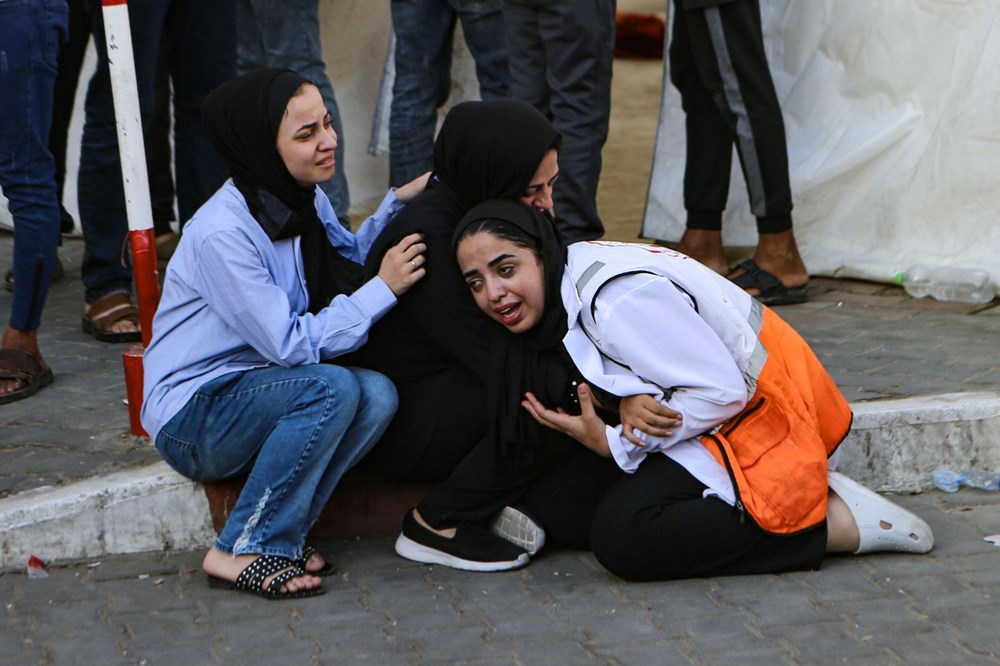 İsrail'in Gazze'deki hastaneye saldırısından son fotoğraflar - 14