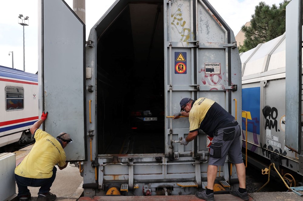 Gurbetçiler arabalı trenle dönüyor | Edirne’den Avusturya’ya 35 saatlik yolculuk - 8