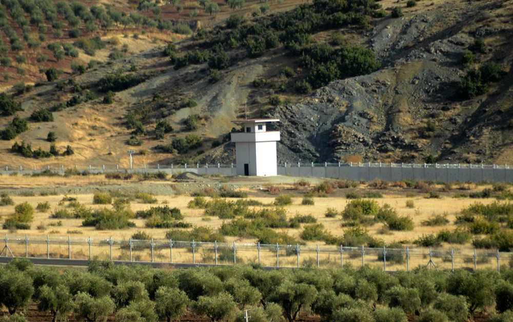 Suriye sınırına örülen duvar Hatay�dan Kilis�e ulaştı Son Dakika Suriye sınırına örülen duvar Hatay�dan Kilis�e ulaştı Son Dakika
