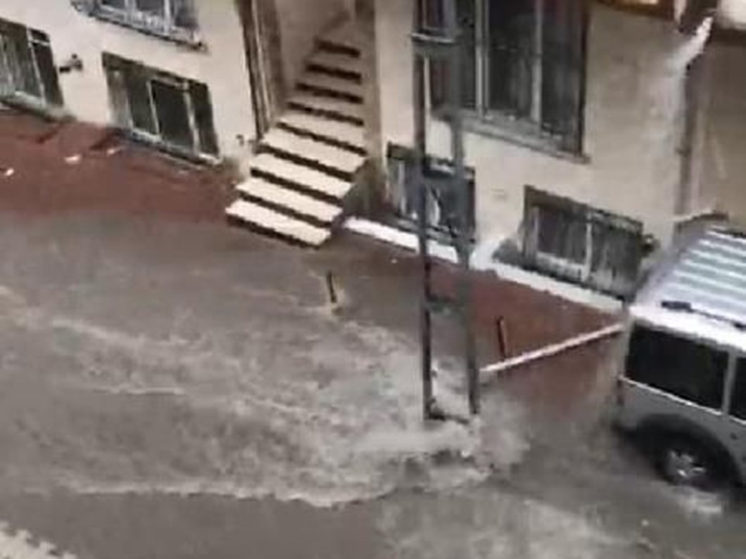 Istanbul Esenyurt Ta Selin Gelme Ani Kamerada Ntv