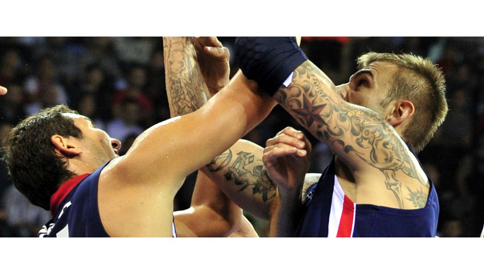 Efes Pilsen yıkıldı: 77-79