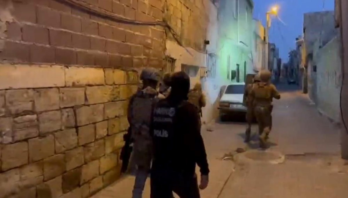 Şanlıurfa'da uyuşturucu operasyonu: 17 tutuklama Şanlıurfa'da uyuşturucu operasyonu: 17 tutuklama