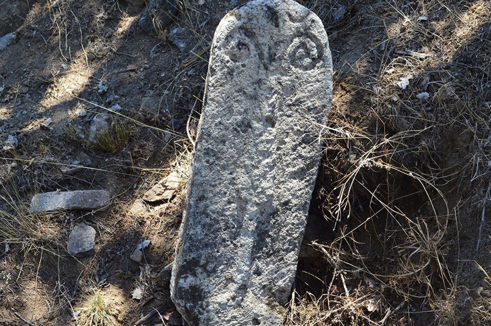 Bursa'da yüzlerce yıllık koç başlı mezar taşı bulundu - 1