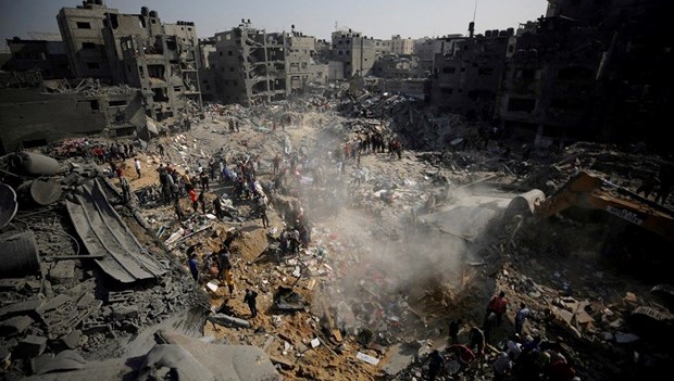 Israel bombs two refugee camps at once, and Hamas responds from Lebanon – the latest world news at the last minute