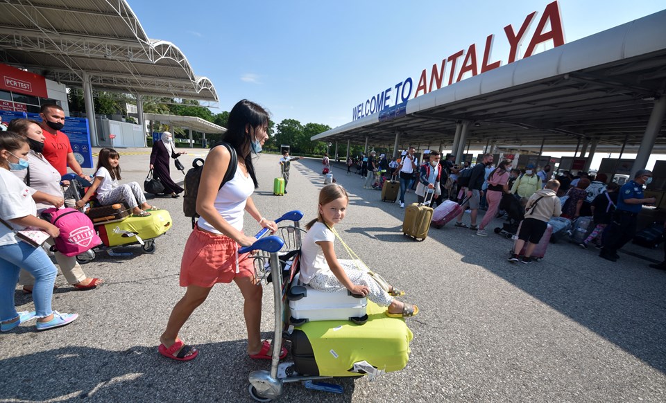 Antalya, 2021'de 9 milyon 81 bin turist ağırladı - 1