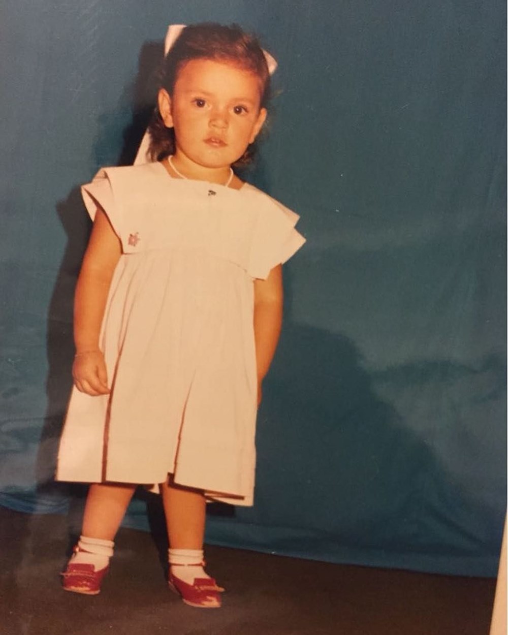 Çarpıntı'nın Emel'i Ceren Taşçı'dan çocukluk pozu (Ünlülerin çocukluk ve gençlik halleri) - 400
