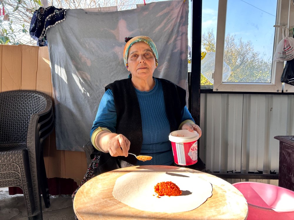 Depremzede Annenin Yufka Ekmeği ve Gözlemesiyle Umuda Tutunuşu 74 A y1fEUZD0GOEFCfeOSmVQ