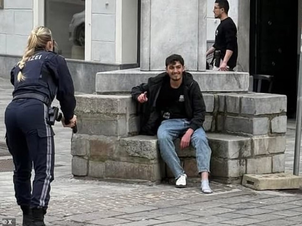 Avusturya'da kan donduran saldırı: 7 kişiyi bıçakladı, oturup güldü - 2