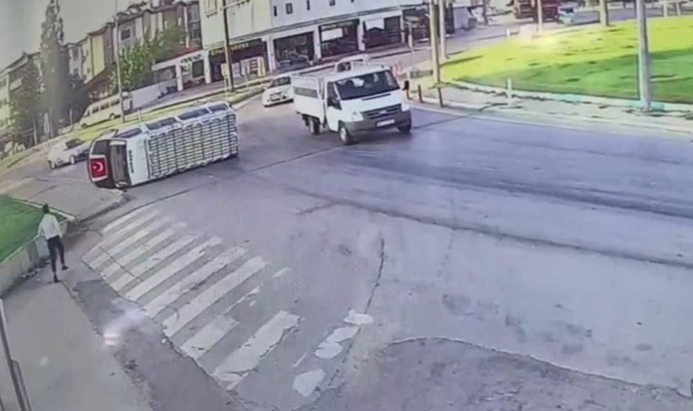 Tarım işçilerini taşıyan minibüs devrildi, 13 kişi yaralandı - 2