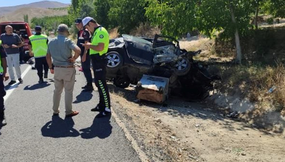 Malatya'da feci kaza: Aynı aileden 3 ölü Malatya'da feci kaza: Aynı aileden 3 ölü