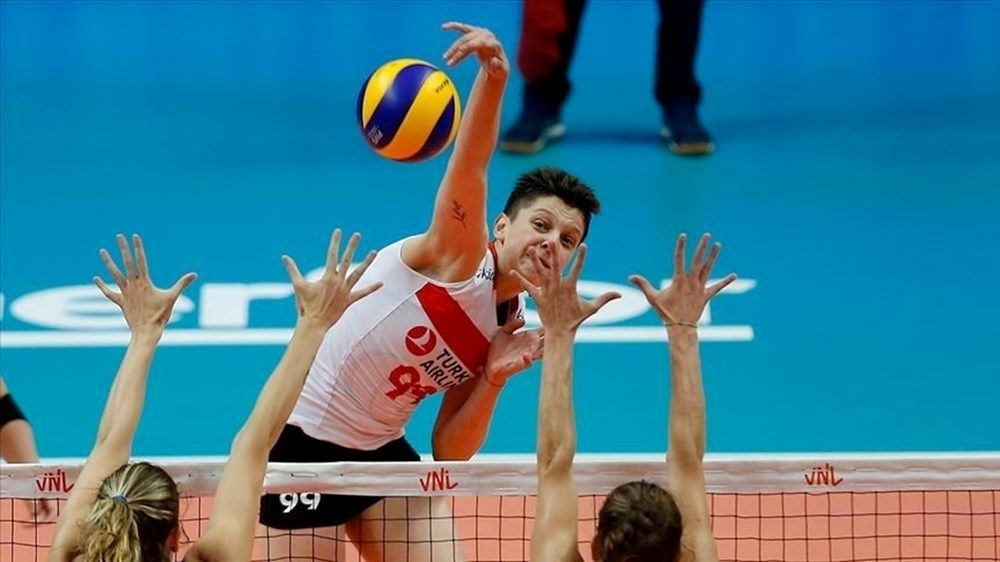 En zengin voleybolcular arasındaki milli sporcu Türkiye'ye dönüyor - 4