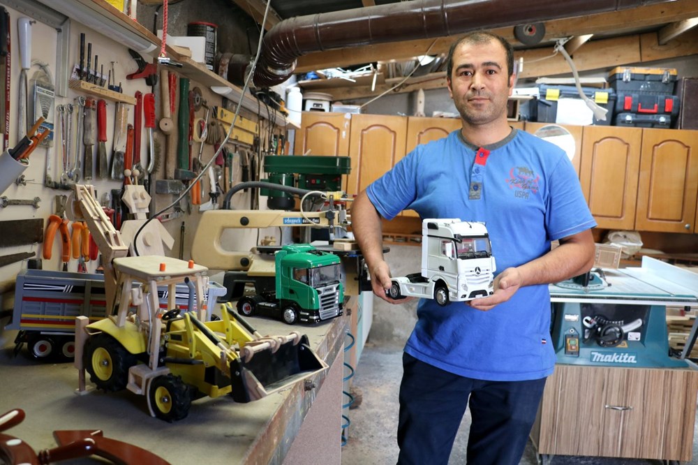 �ocukluk merak� mesle�i oldu: Ger�e�inden farks�z