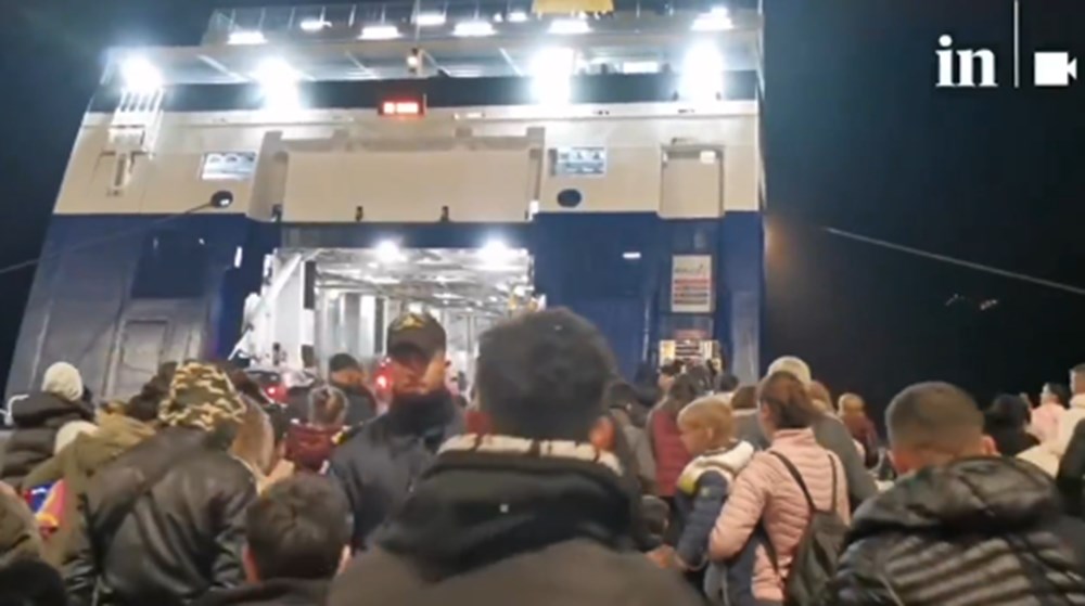 Santorini'den büyük kaçış! Ek uçak seferleri kondu, gemiler art arda kalkıyor - 2