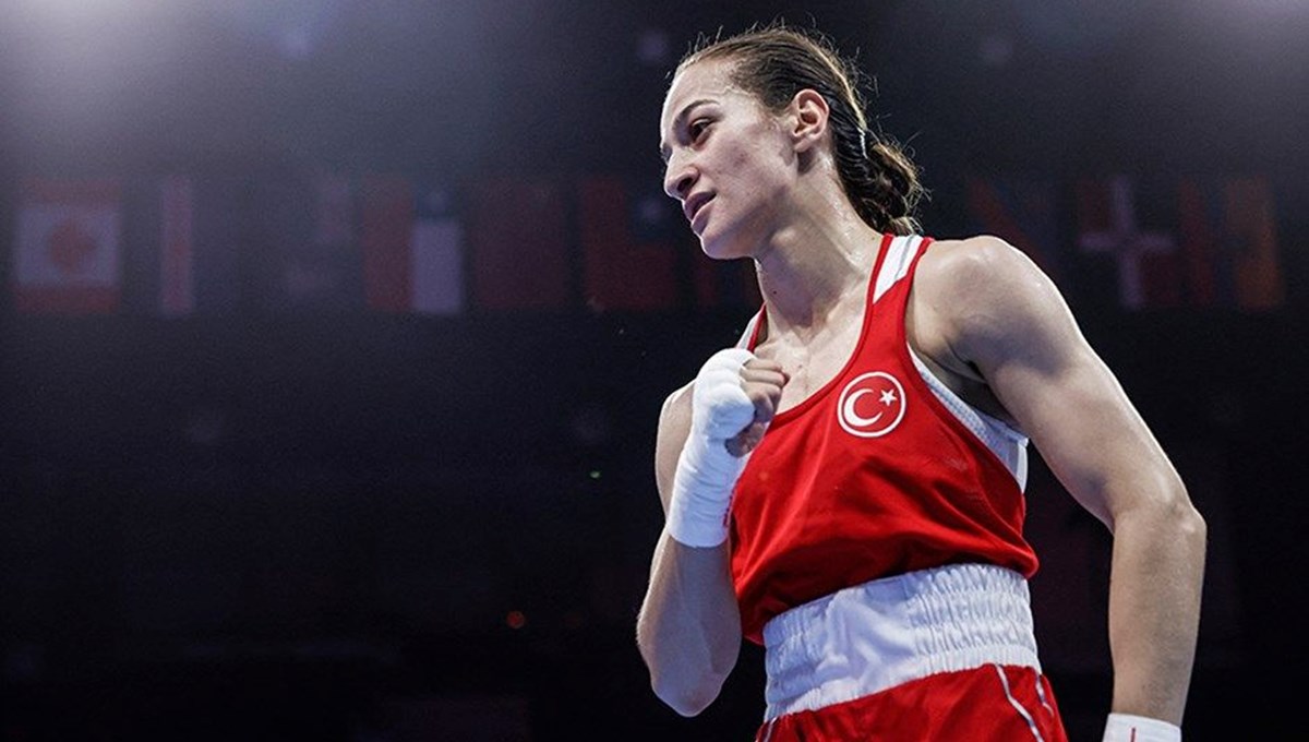 Dünya Kadınlar Boks Şampiyonası'nda Buse Naz Çakıroğlu, finale yükseldi