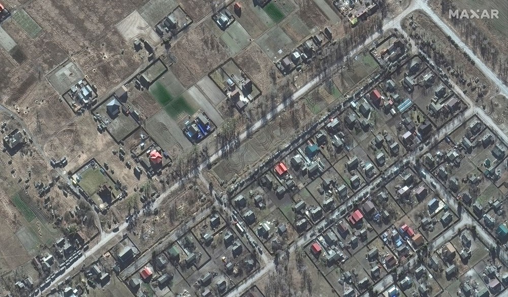 Putin’in
yıkım ordusu: 64 kilometrelik konvoy Kiev sınırında durdu - 3