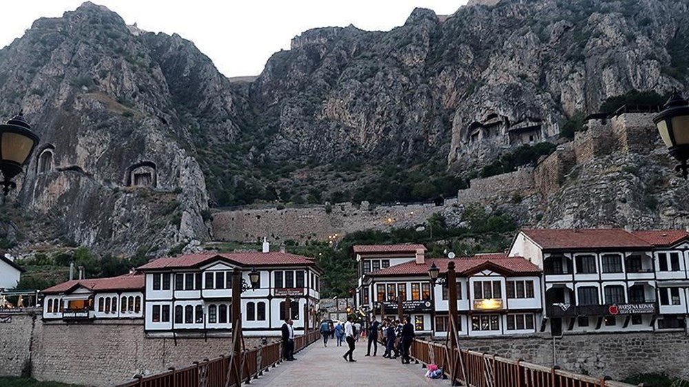 Amasya museum амасья. Амасия турция где. Амасья на карте турции. Город маниса в турции на карте. Амасья достопримечательности.