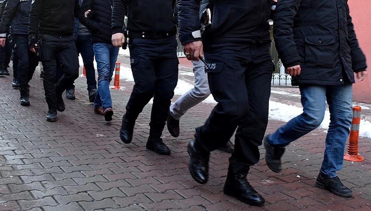İstanbul'da rüşvet operasyonu: 39 polis gözaltına alındı İstanbul'da rüşvet operasyonu: 39 polis gözaltına alındı