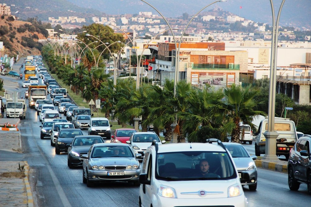 Corona virüsten kaçan tatilciler Bodrum'u terk etmiyor: Nüfus 400 bine çıktı - 8