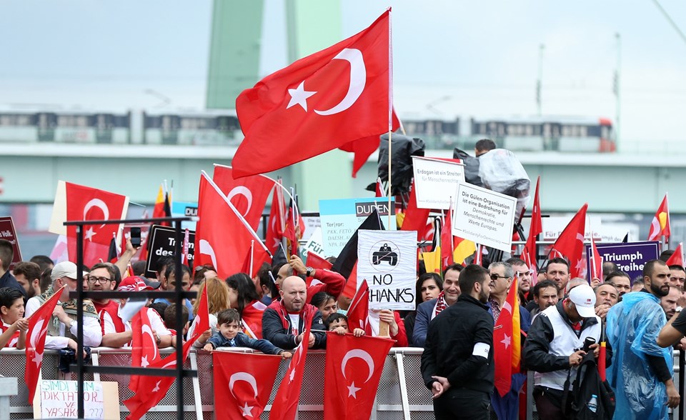 Köln'deki mitingde Cumhurbaşkanı Erdoğan'ın mesajı okundu - 3