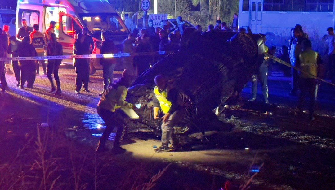 Osmaniye'de üç aracın karıştığı trafik kazasında dört kişi öldü