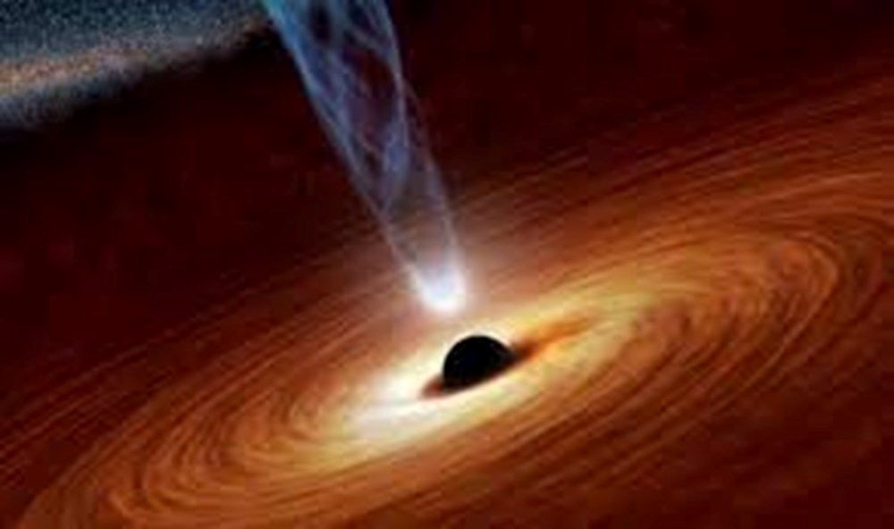 9 milyar yılın en hızlı büyüyen kara deliği keşfedildi - 8