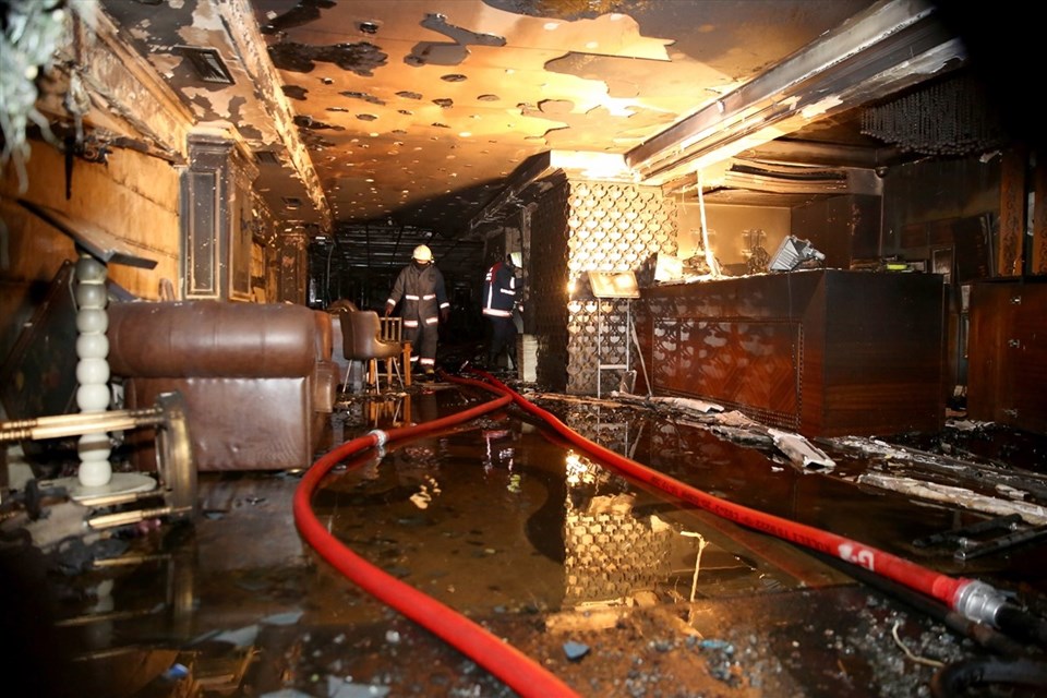 İstanbul Kumkapı'da bir otelde yangın: 3 kişi hayatını kaybetti - 3